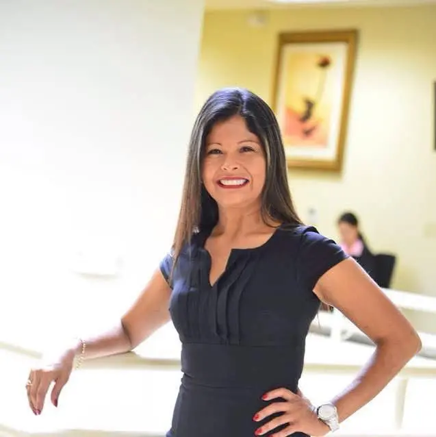 Foto Dra. Alejandra Irola